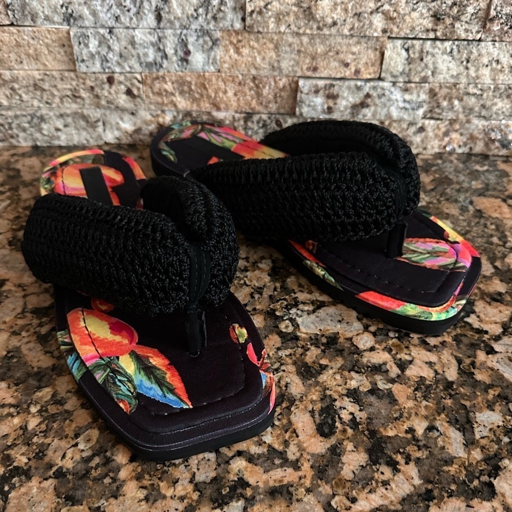 Farm Rio cashew crochet puffy flip flops sandals